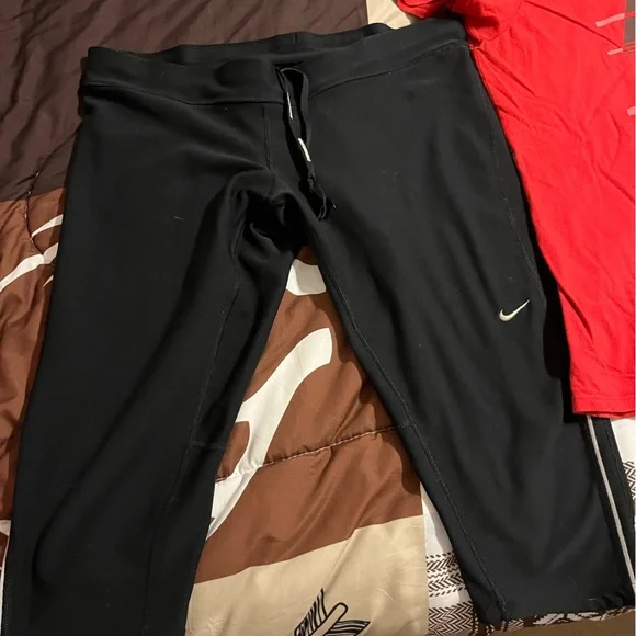 EUC WOMENS NIKE CAPRI SET SIZE X-LARGE - Picture 6 of 6